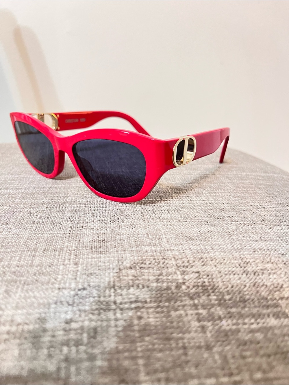 Dior Red Cat-Eye Sunglasses with Dark Lenses - Picture 3 of 7
